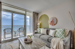 Newly renovated Stylish Beach Condo for 6